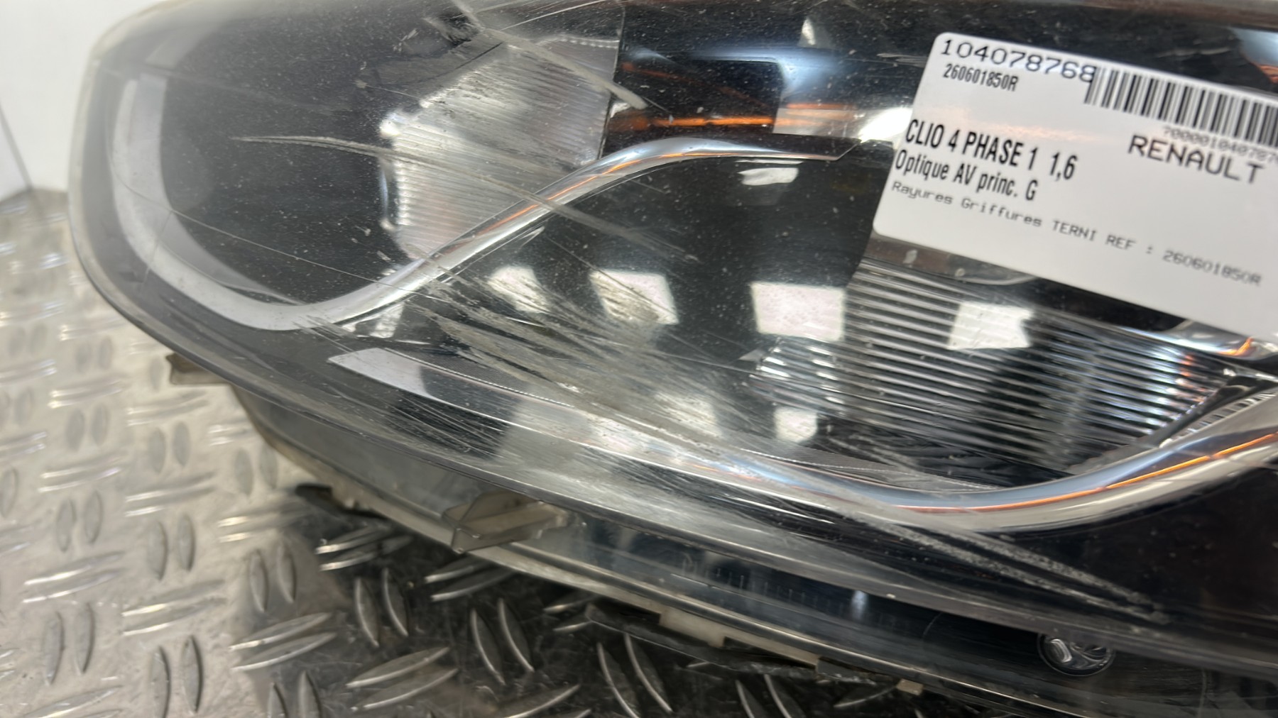 Optique avant principal gauche (feux)(phare) RENAULT CLIO 4 PHASE 1 – 260601850R