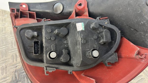 Feu arriere principal gauche (feux) RENAULT CLIO 3 PHASE 1 – 8200459962
