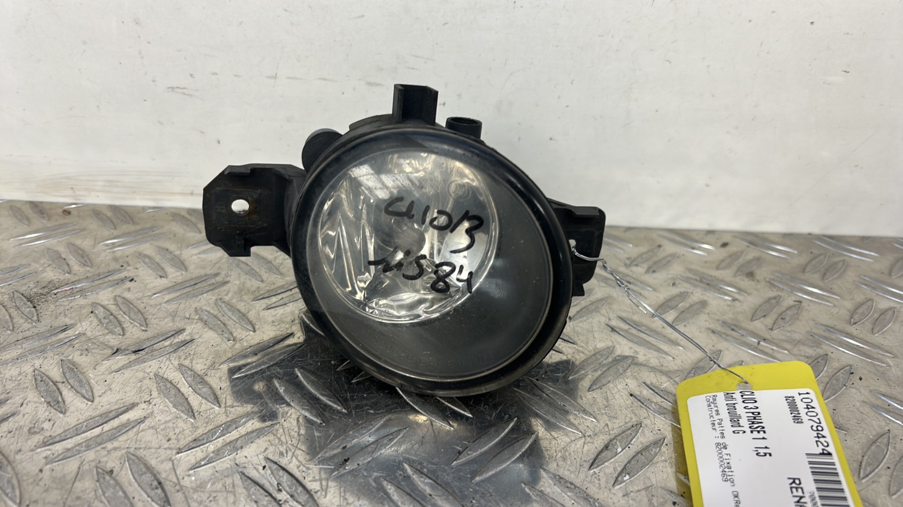 Anti brouillard gauche (feux) RENAULT CLIO 3 PHASE 1 – 8200002469