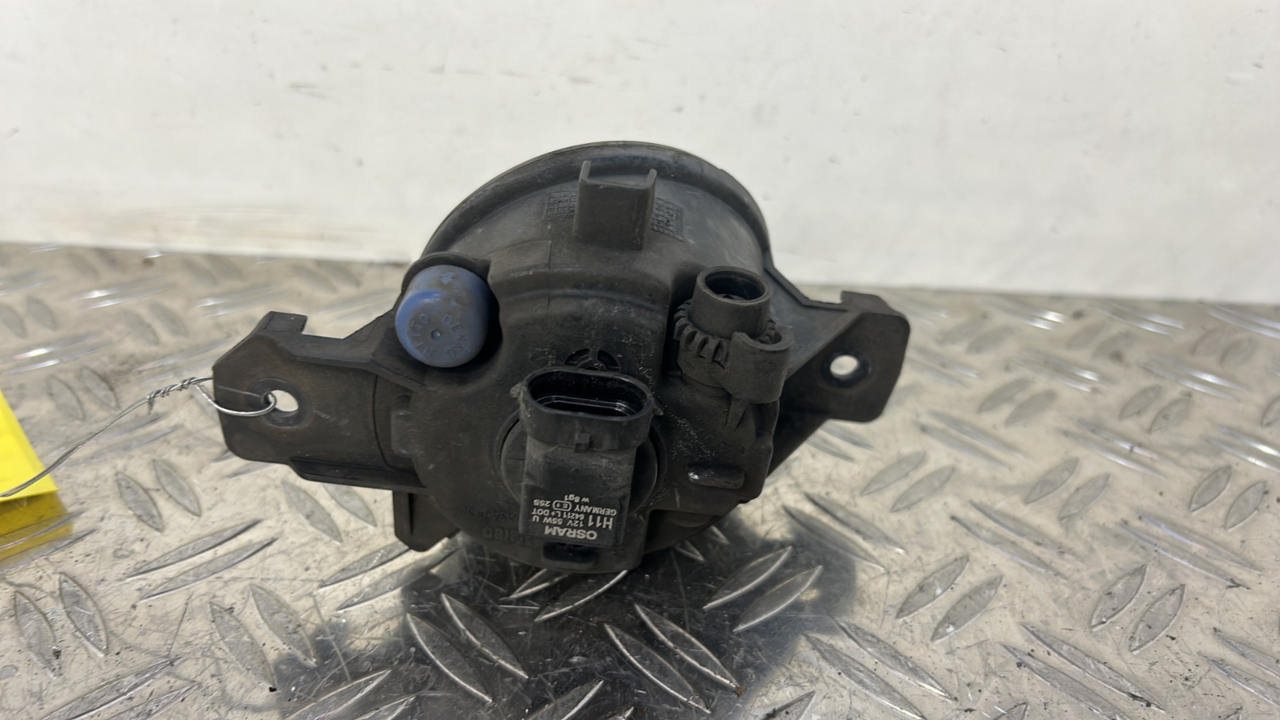 Anti brouillard droit (feux) RENAULT CLIO 3 PHASE 1 – 8200002470