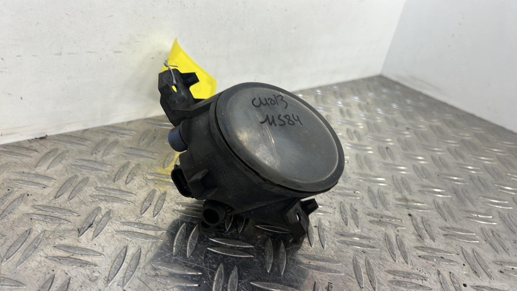 Anti brouillard droit (feux) RENAULT CLIO 3 PHASE 1 – 8200002470