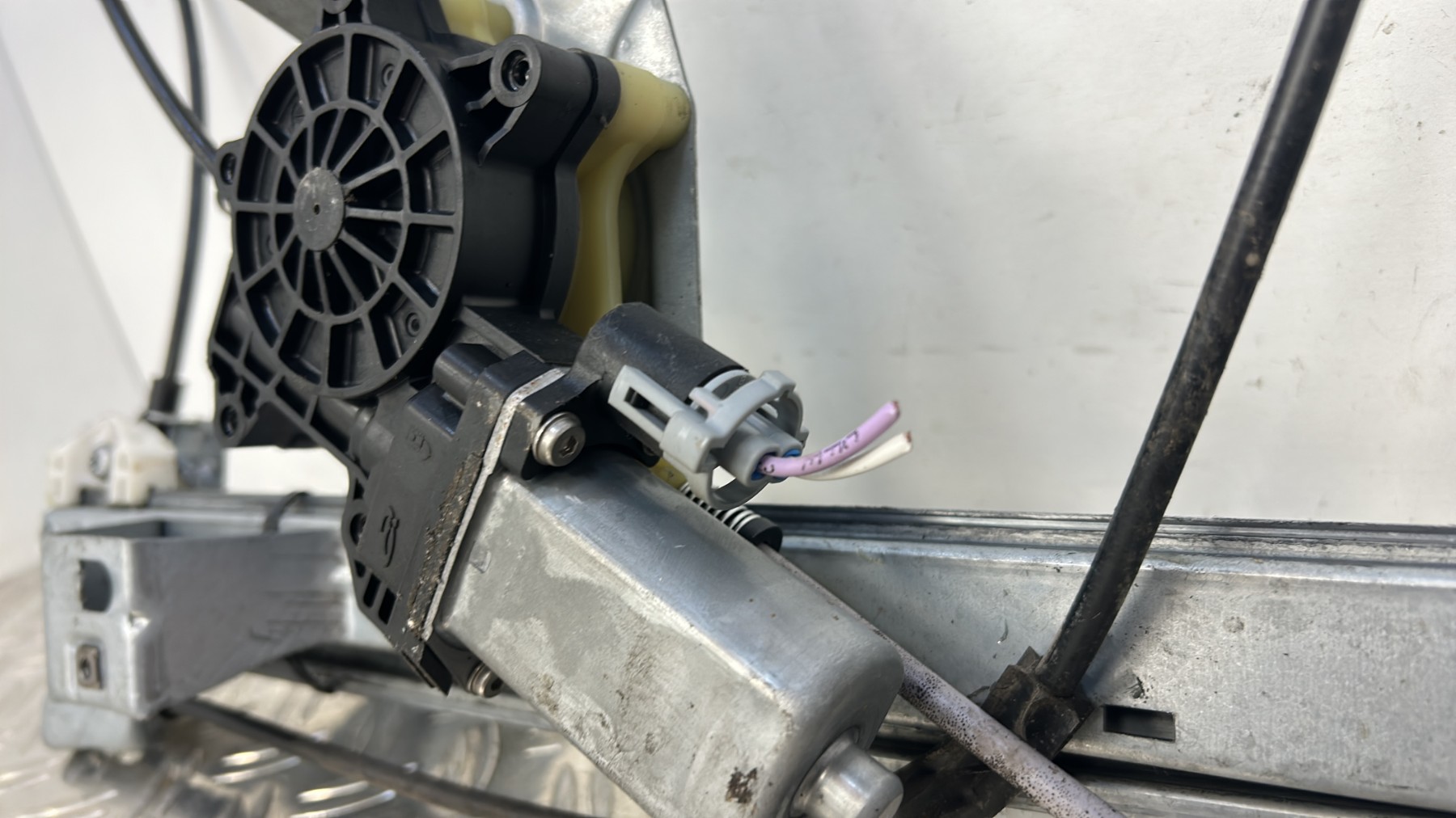 Leve vitre electrique avant droit RENAULT KANGOO 2 PHASE 2 – 807207012R