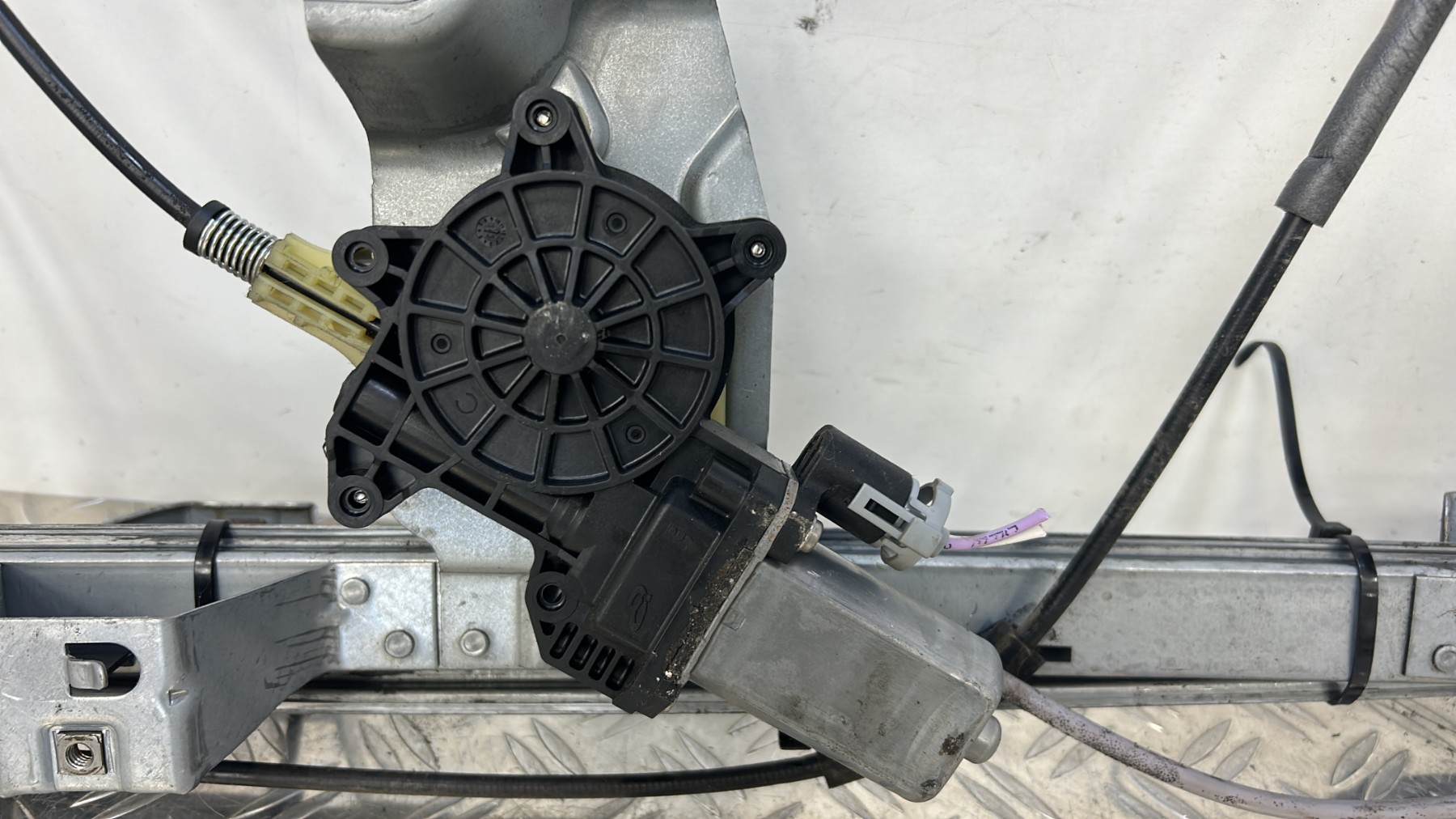Leve vitre electrique avant droit RENAULT KANGOO 2 PHASE 2 – 807207012R