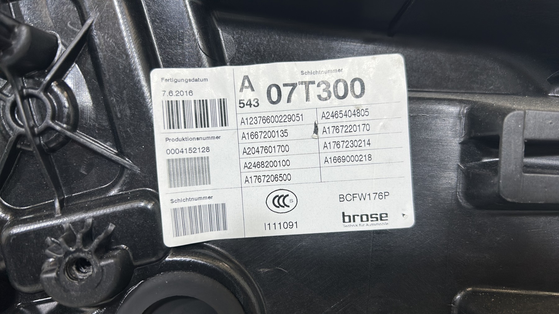Moteur leve vitre avant gauche MERCEDES CLASSE A 176 PHASE 2 – A12376600229051 / A1667200135 / A2468200100 / A1767206500 / A2465404805 / A1767220170