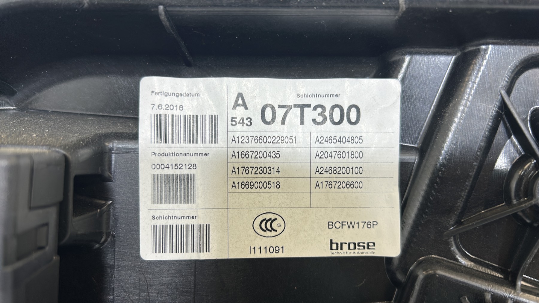 Moteur leve vitre avant droit MERCEDES CLASSE A 176 PHASE 2 – A12376600229051 / A1667200435 / A1767230314 / A1669000518 / A2465404805 /A2047601800 / A2468200100 / A1767206600