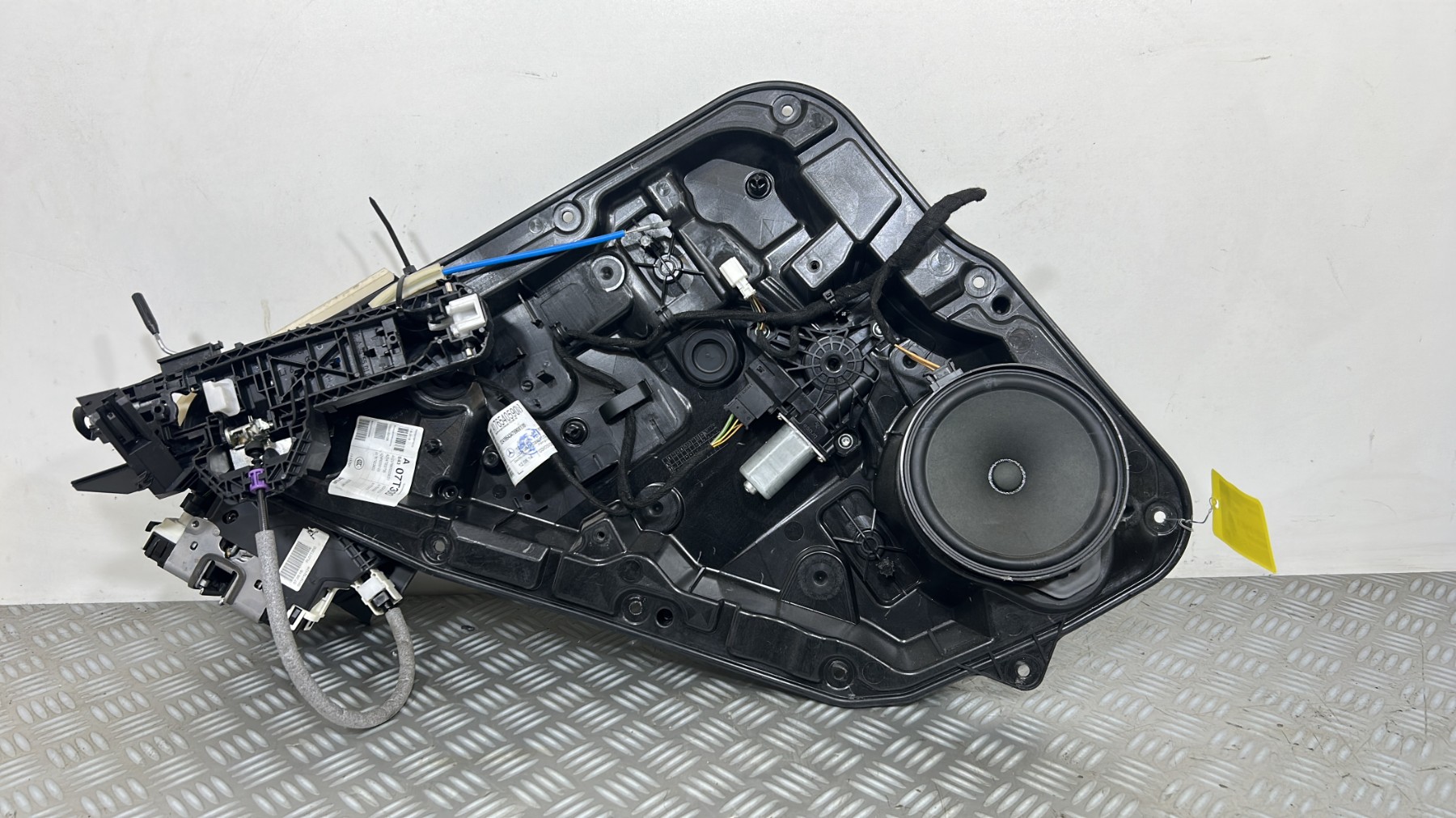 Moteur leve vitre arriere gauche MERCEDES CLASSE A 176 PHASE 2 – A12376600229051 / A1767303800 / A2468200100 / A2047302735 / A2047602134 / A1765405908 / A1767330100