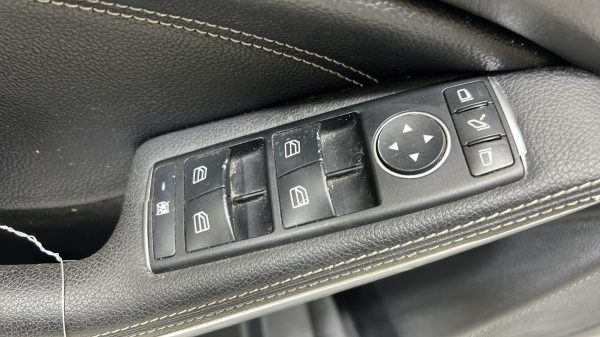 Panneau de porte avant gauche MERCEDES CLASSE A 176 PHASE 2 – A1767201395 / A2465403005 / A2049058402 / A2467201148 / A2467270159