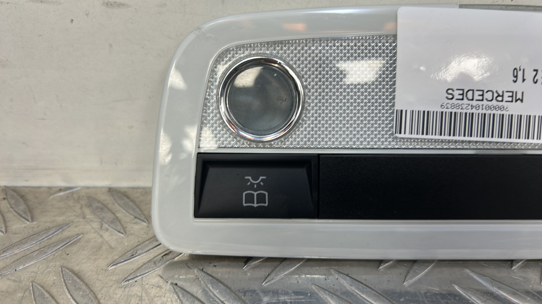 Eclairage de plafonnier MERCEDES CLASSE A 176 PHASE 2 – A2048204901