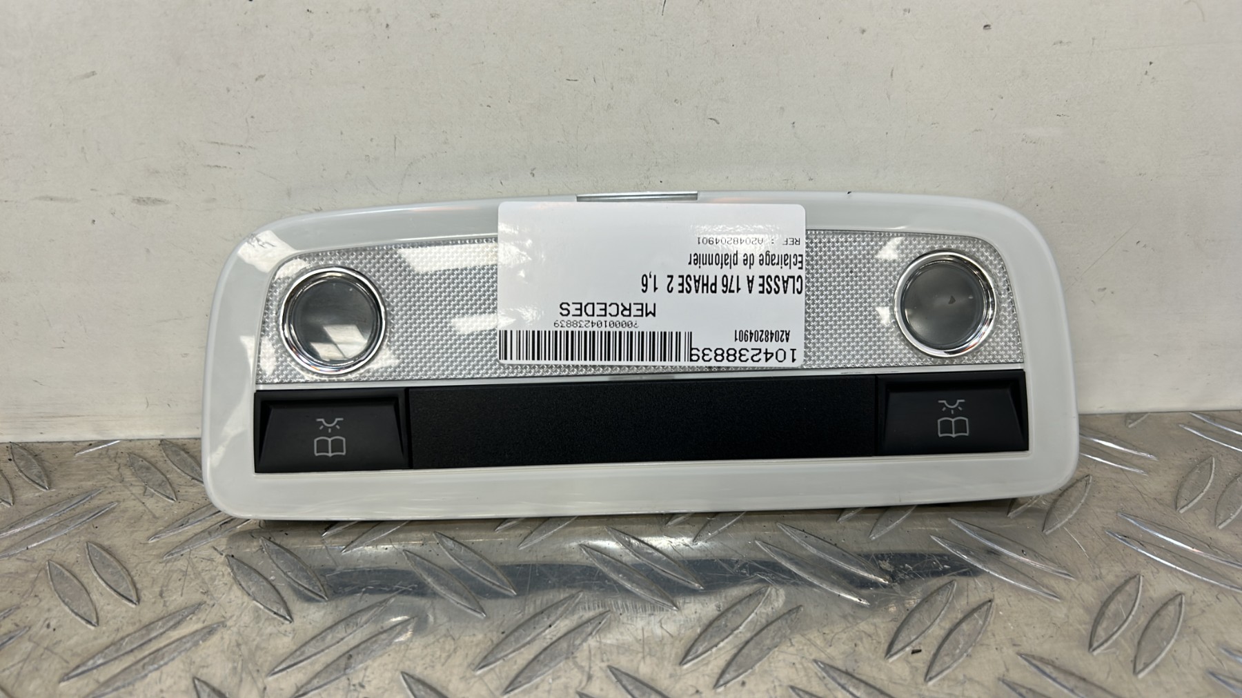 Eclairage de plafonnier MERCEDES CLASSE A 176 PHASE 2 – A2048204901