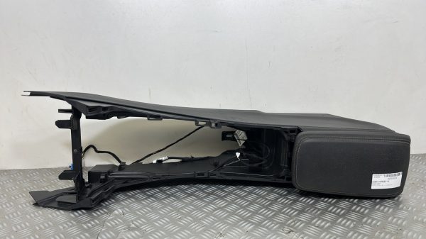 Console central (interieur plastique) MERCEDES CLASSE A 176 PHASE 2 – A1766801300