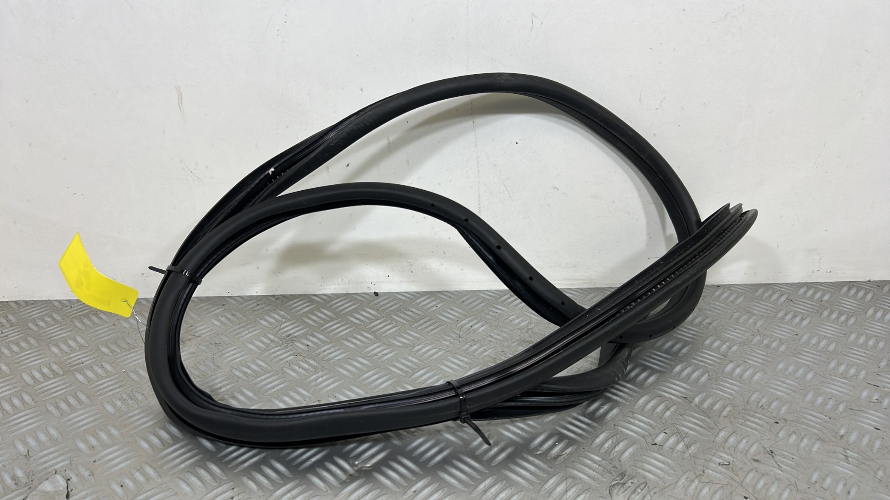 Joint de porte avant gauche MERCEDES CLASSE A 176 PHASE 2 – A1766920076