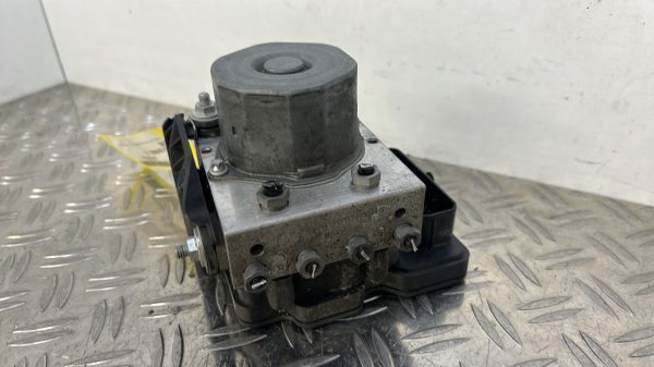 Bloc ABS (freins anti-blocage) MERCEDES CLASSE A 176 PHASE 2 – 815510F020