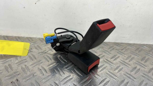 Attache ceinture arriere droit MERCEDES CLASSE A 176 PHASE 2 – A1768600469