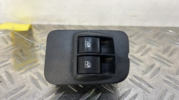 Interrupteur de leve vitre avant gauche PEUGEOT BIPPER