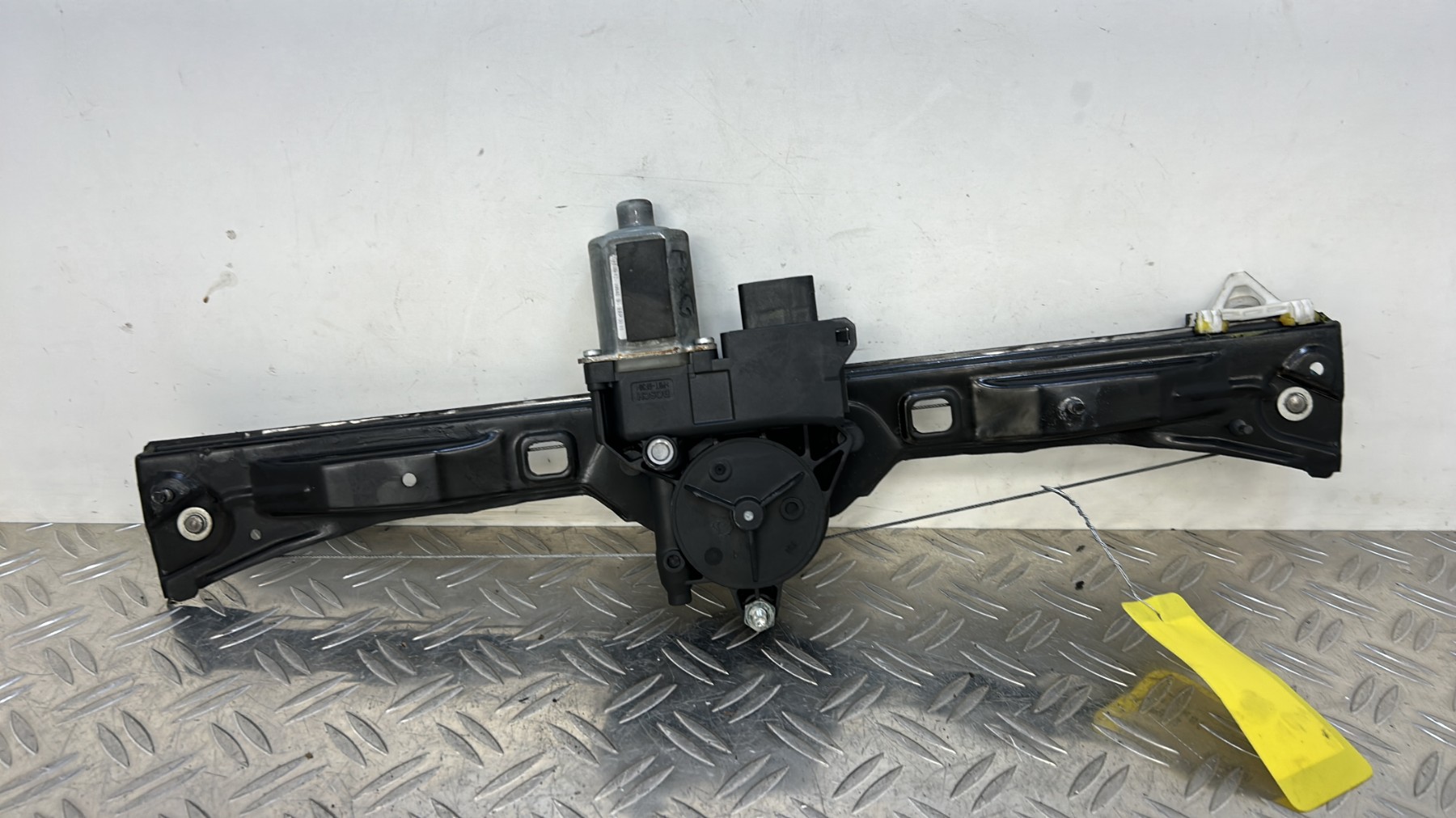 Leve vitre electrique avant gauche PEUGEOT BIPPER – 1666090580