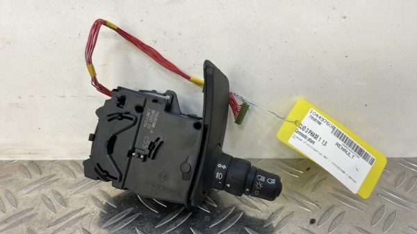 Commodo phare RENAULT CLIO 3 PHASE 1 – 7701057088 / 88102001