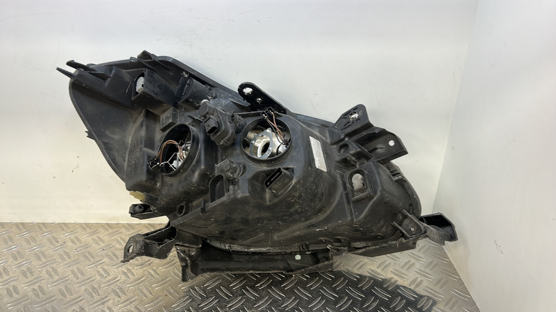 Optique avant principal gauche (feux)(phare) RENAULT CLIO 3 PHASE 1 – 8200459824