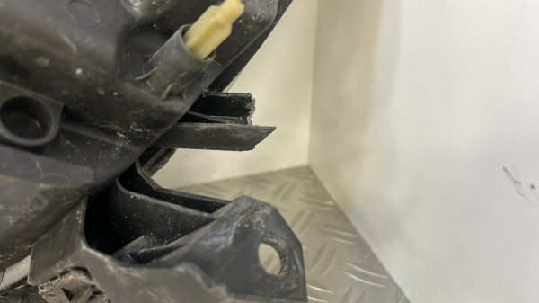 Optique avant secondaire droit (feux)(clignotant) RENAULT CLIO 3 PHASE 1 – 8200459823