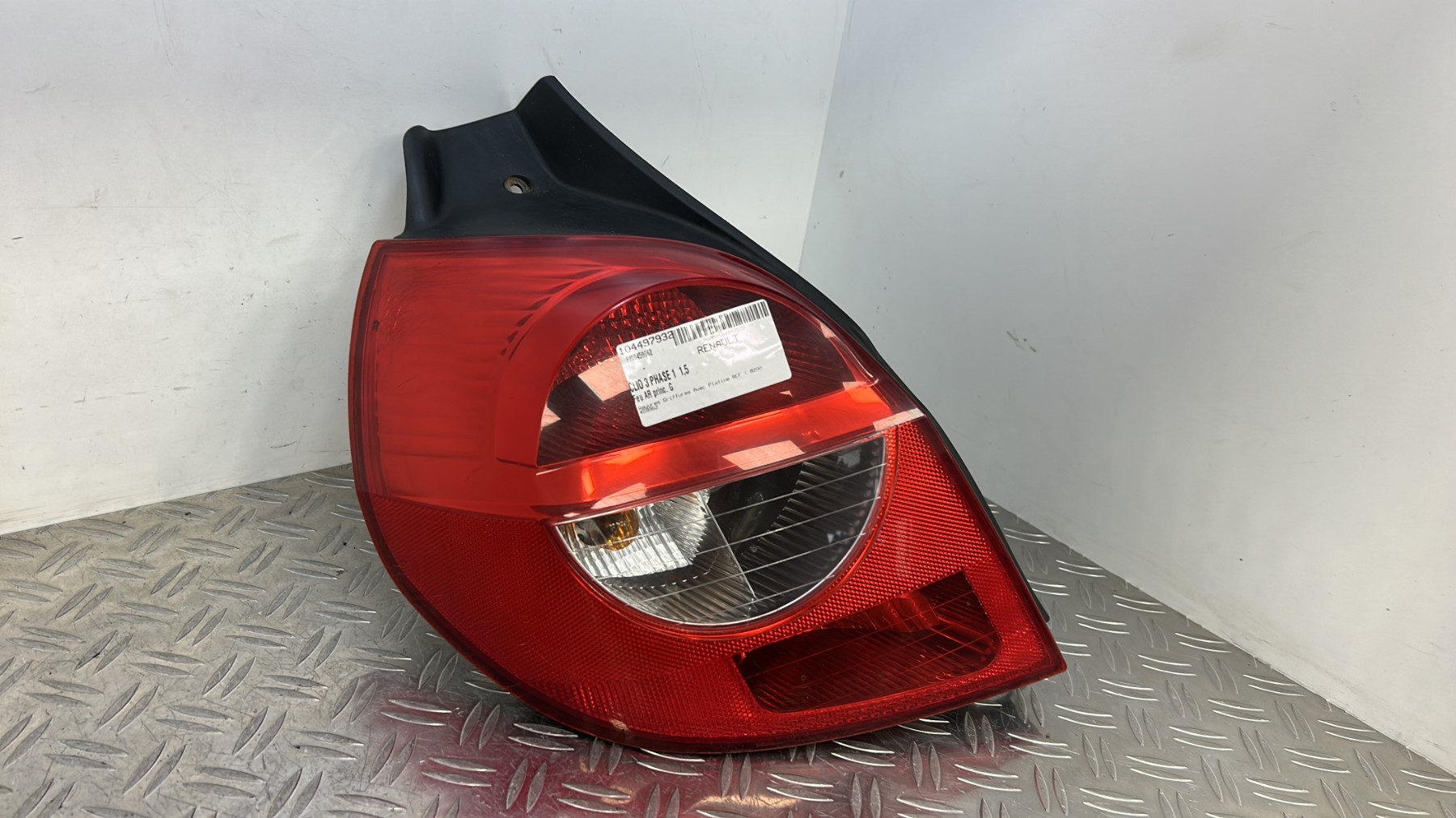 Feu arriere principal gauche (feux) RENAULT CLIO 3 PHASE 1 – 8200459962