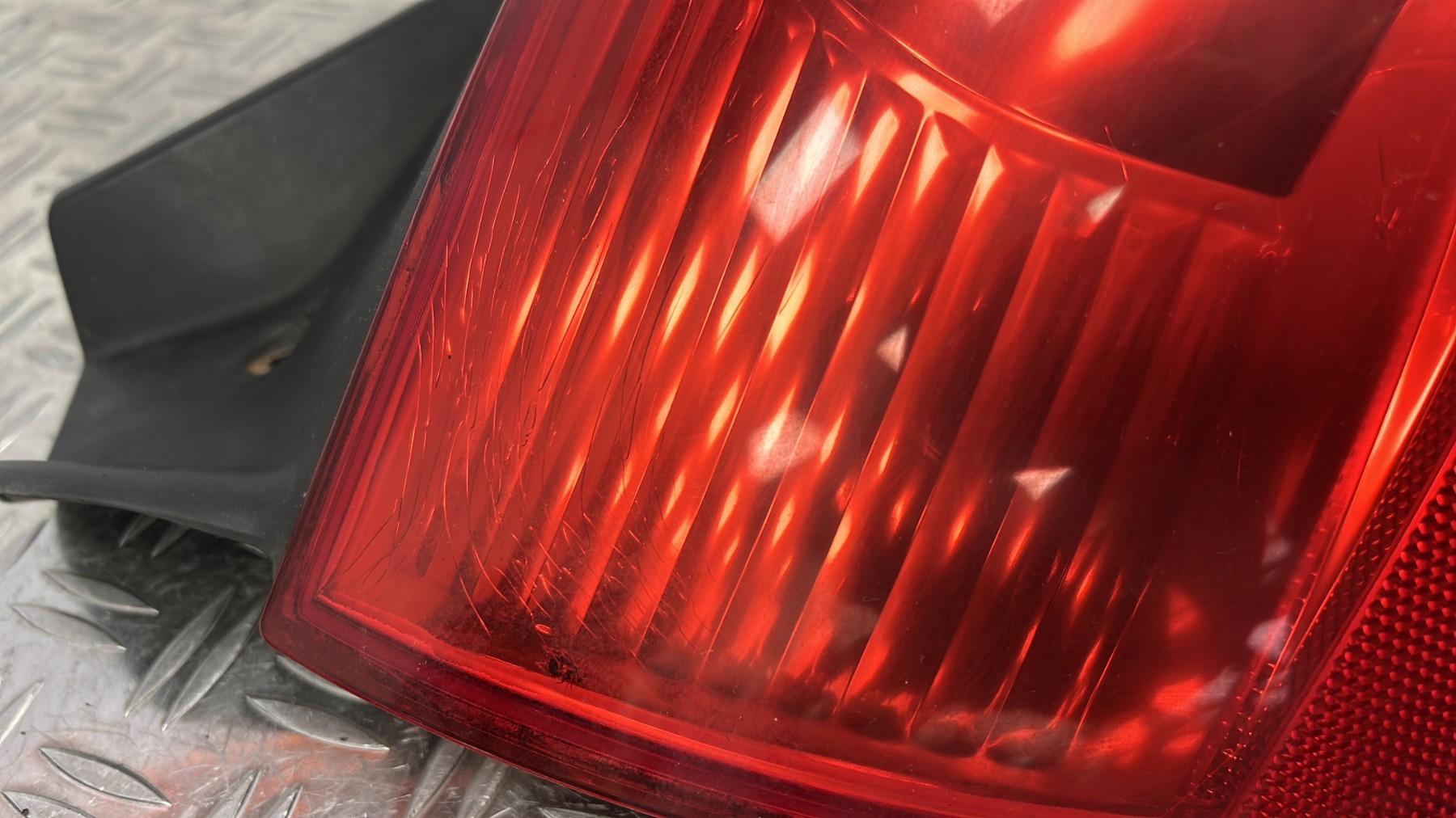 Feu arriere principal gauche (feux) RENAULT CLIO 3 PHASE 1 – 8200459962