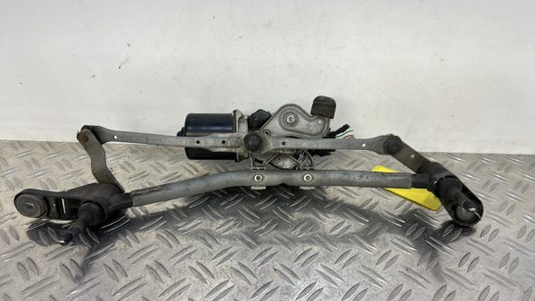 Moteur essuie glace avant RENAULT CLIO 3 PHASE 2 – (7701061590)