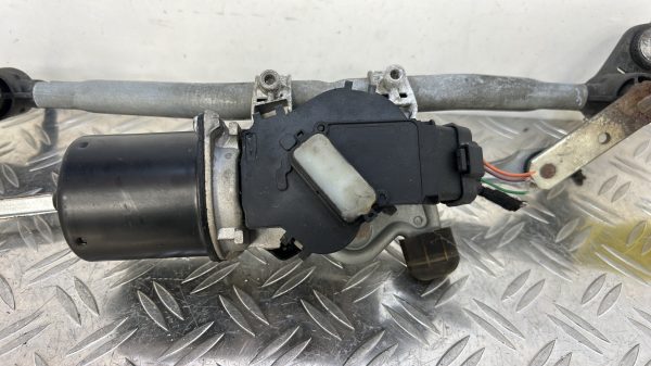 Moteur essuie glace avant RENAULT CLIO 3 PHASE 2 – (7701061590)
