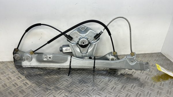 Leve vitre electrique avant droit RENAULT CLIO 3 PHASE 2 – 8200291147