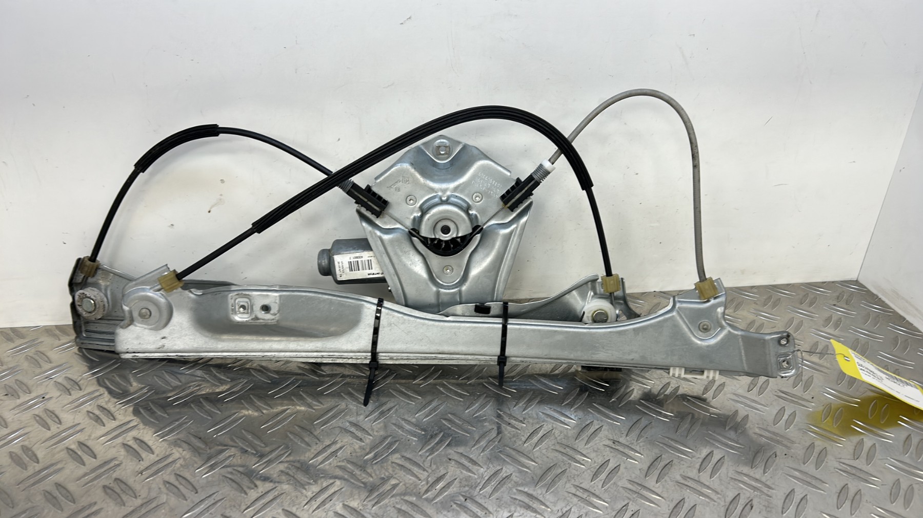 Leve vitre electrique avant droit RENAULT CLIO 3 PHASE 2 – 8200291147