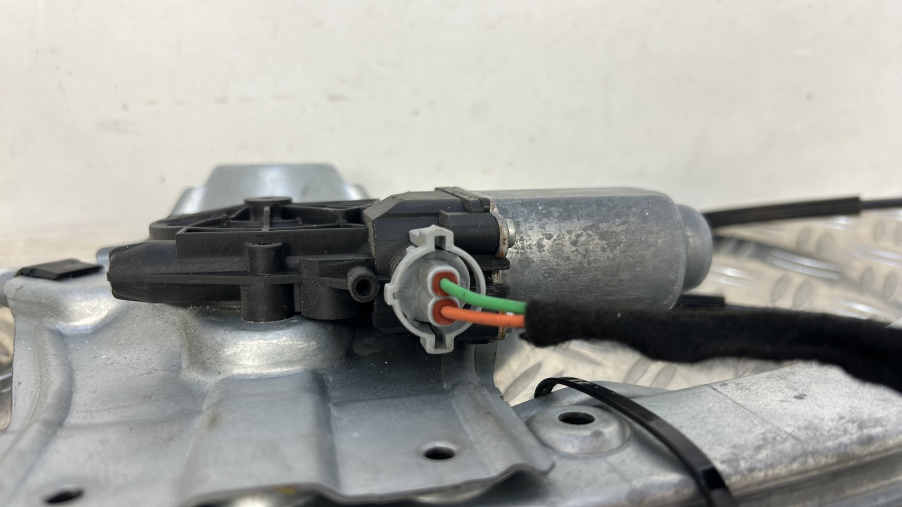 Leve vitre electrique avant droit RENAULT CLIO 3 PHASE 2 – 8200291147