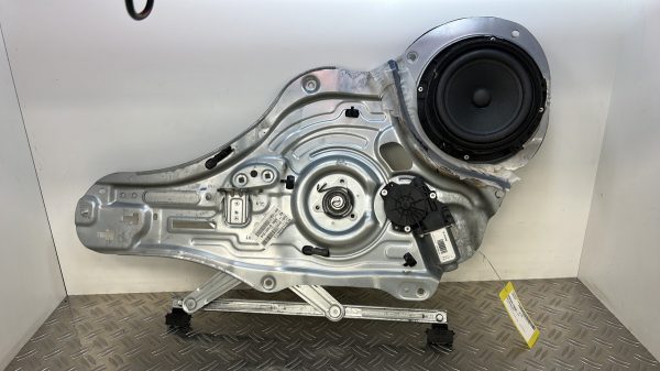 Leve vitre electrique avant droit KIA SPORTAGE 3 PHASE 1 – 824803U120
