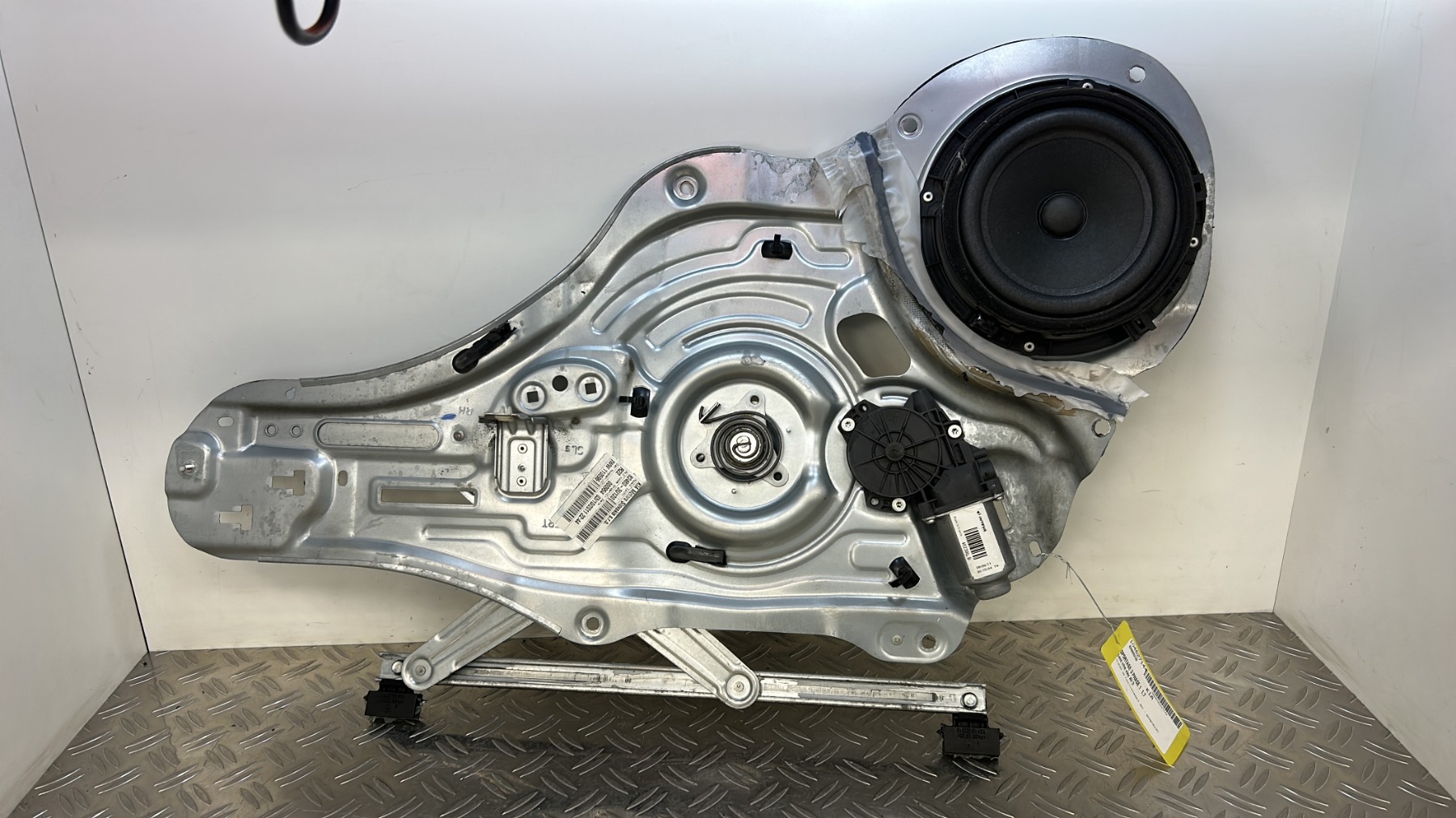 Leve vitre electrique avant droit KIA SPORTAGE 3 PHASE 1 – 824803U120