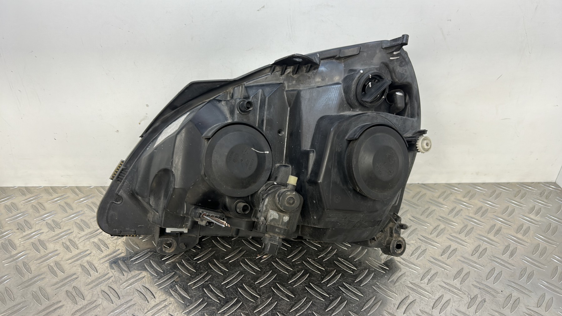 Optique avant principal droit (feux)(phare) RENAULT CLIO 2 PHASE 2 – (15601800RE)