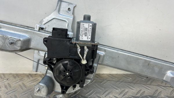 Leve vitre electrique avant gauche PEUGEOT 208 1 PHASE 2 – 9816401780