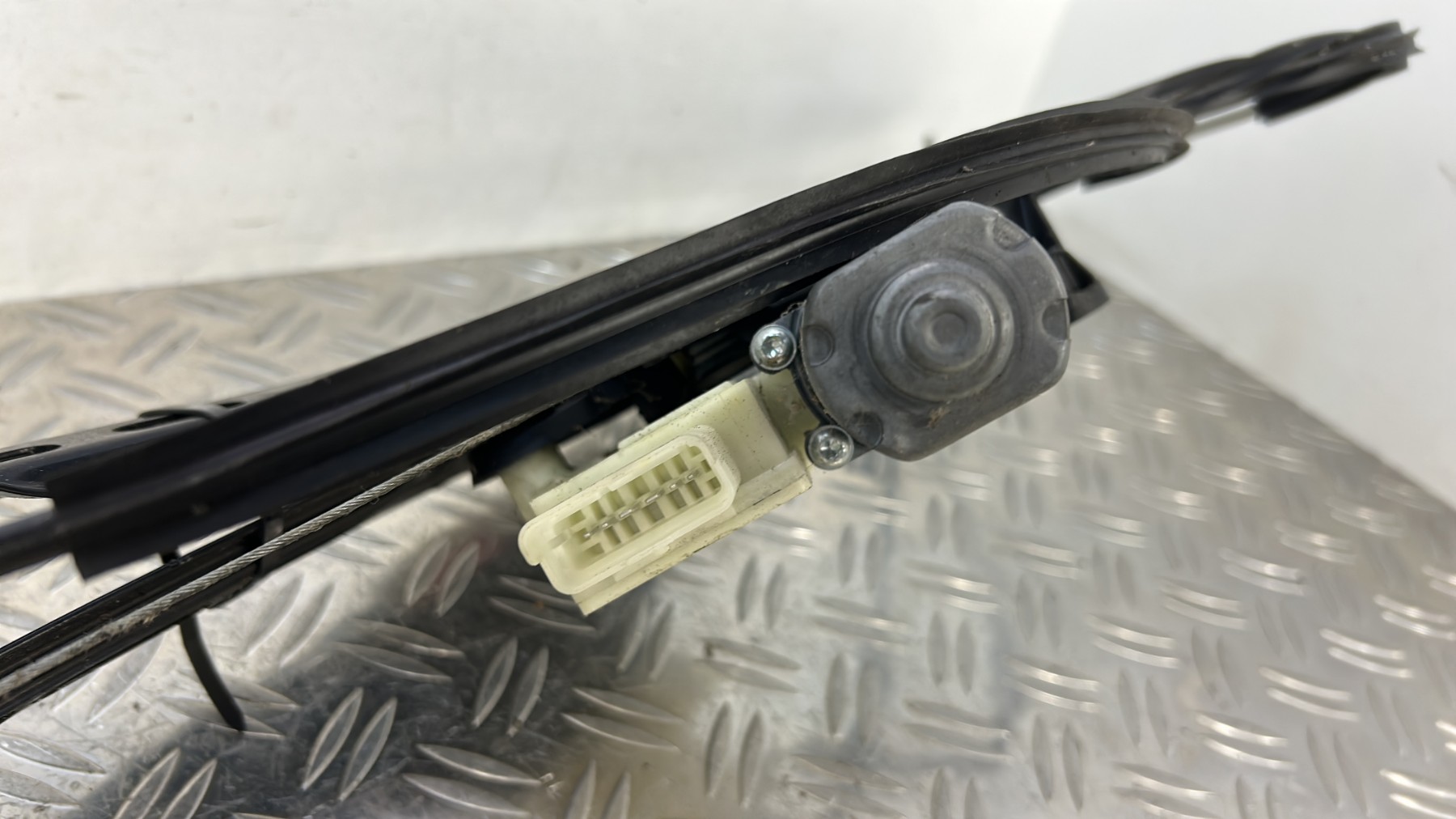 Leve vitre electrique avant gauche CITROEN C4 PICASSO 2 PHASE 1 – (9675288980)