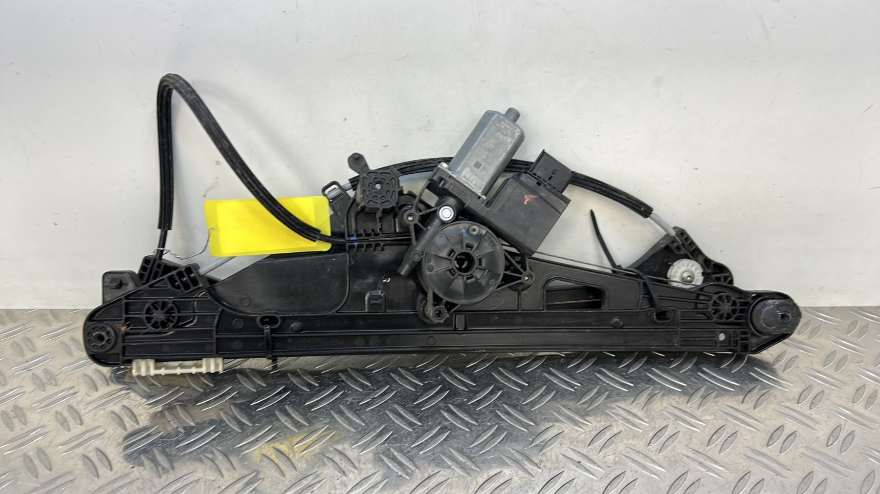 Leve vitre electrique avant droit PEUGEOT 3008 2 PHASE 1 – 9811791280