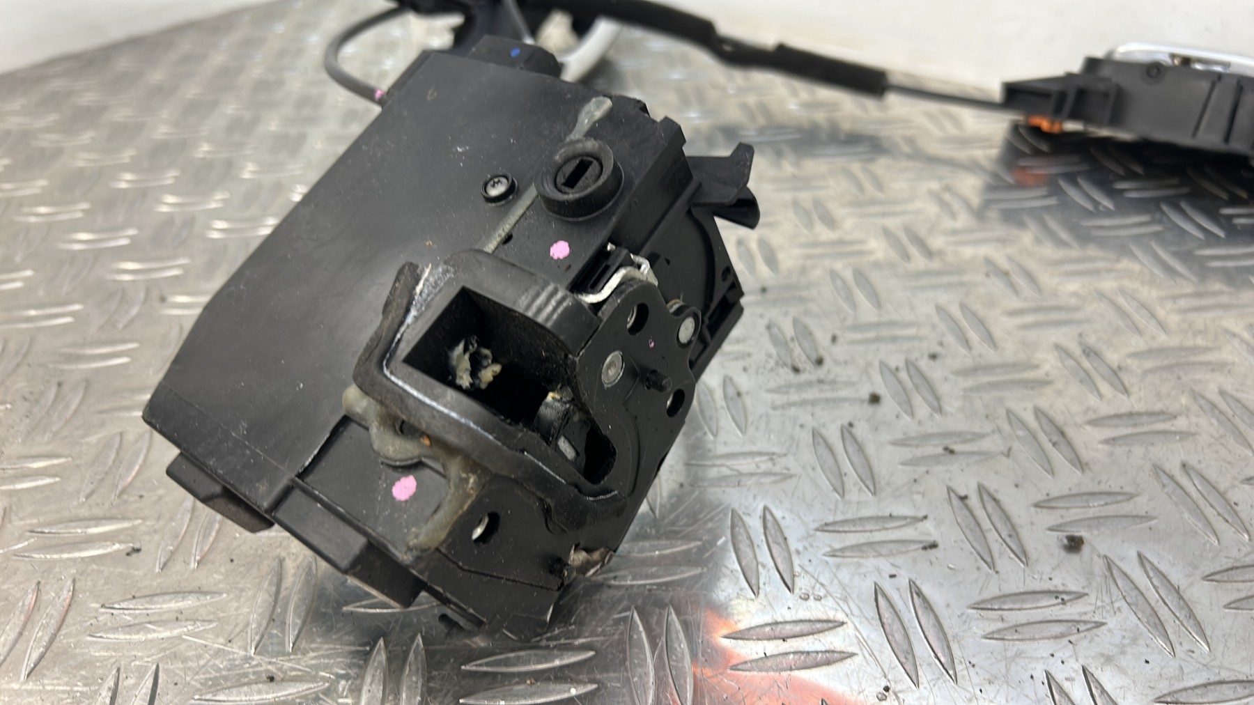 Serrure arriere gauche CITROEN C4 PICASSO 2 PHASE 1 – (9810310880)