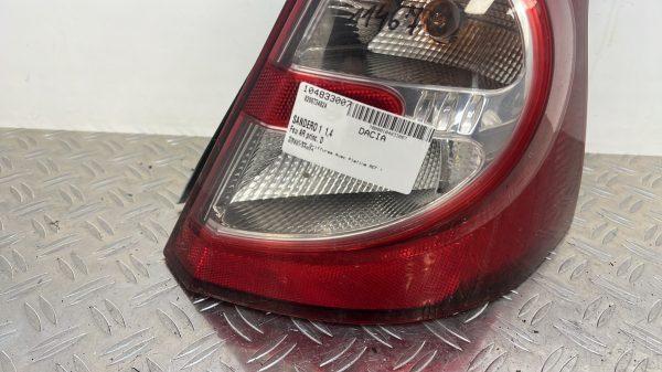 Feu arriere principal droit (feux) DACIA SANDERO 1 – (8200734824)