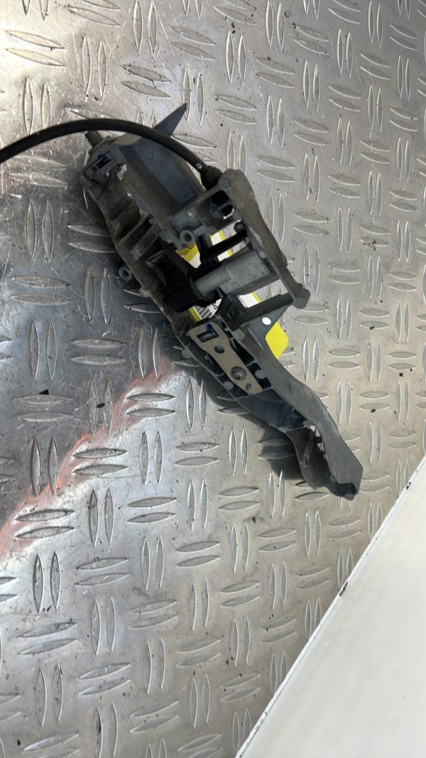 Serrure avant gauche PEUGEOT 207 PHASE 1 – (00009135V9)