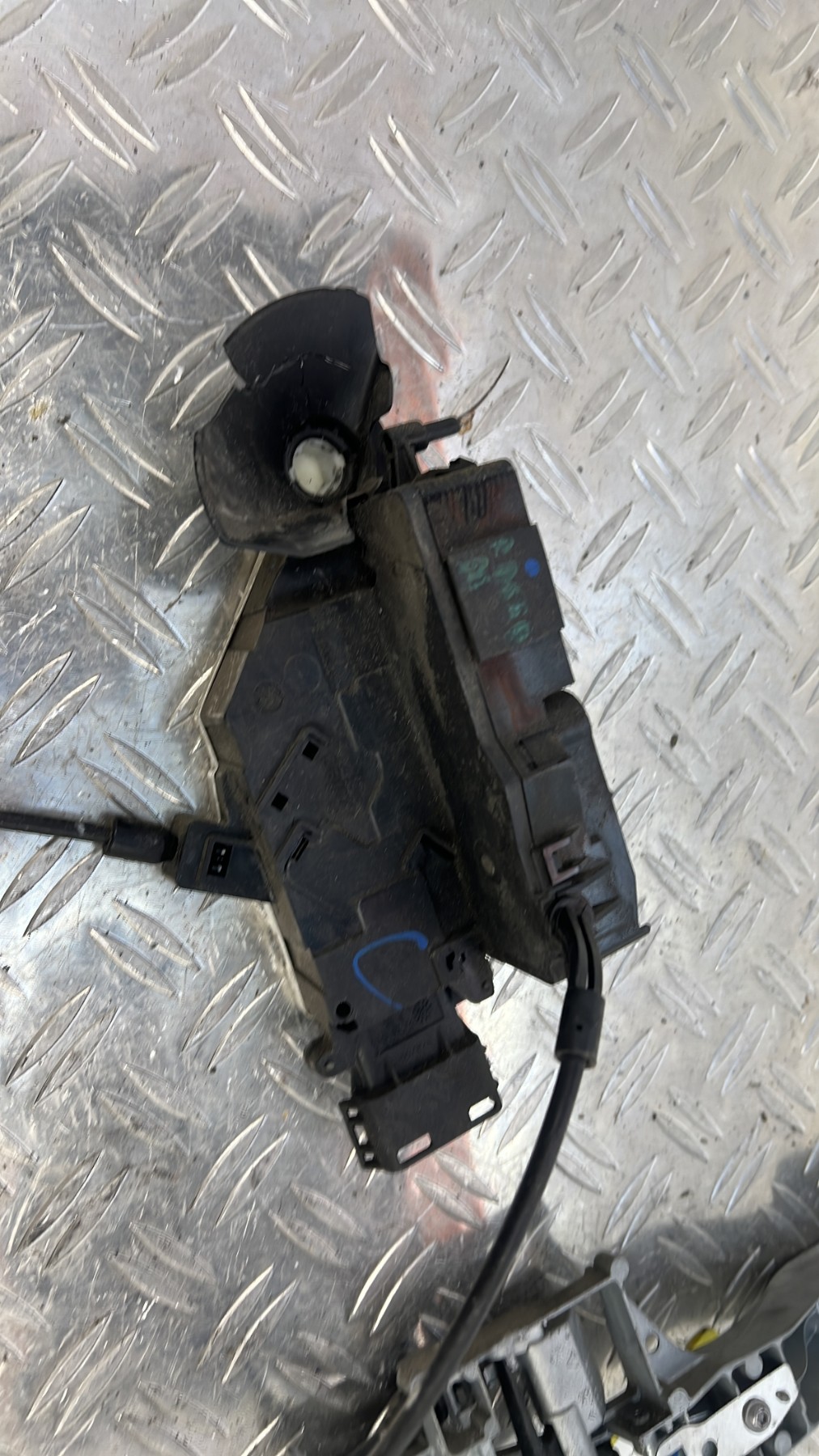 Serrure avant gauche PEUGEOT 207 PHASE 1 – (00009135V9)