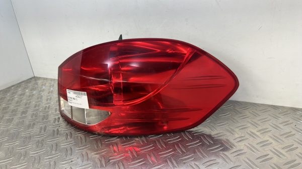 Feu arriere principal droit (feux) RENAULT CLIO 3 PHASE 1 BREAK – (7701054685)