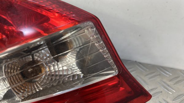 Feu arriere principal gauche (feux) FORD FIESTA 6 PHASE 1 – (8A6113405A)