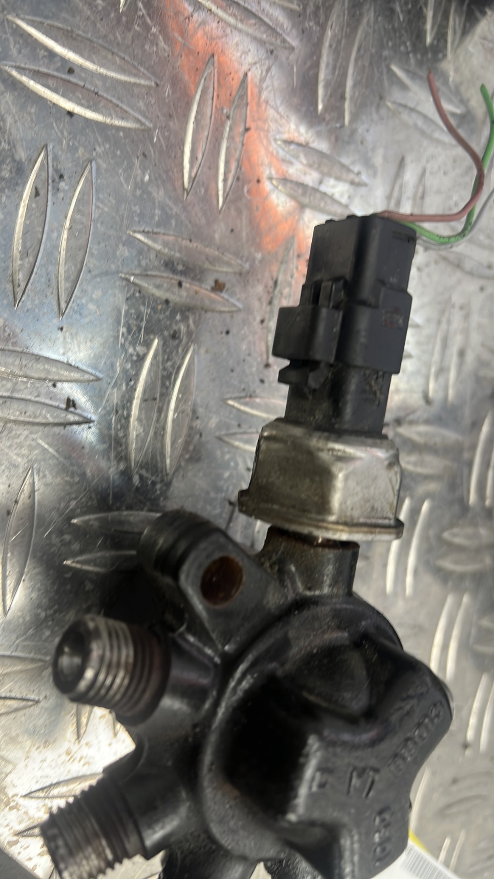 Rampe injection RENAULT CLIO 3 PHASE 1 BREAK – 8200584034
