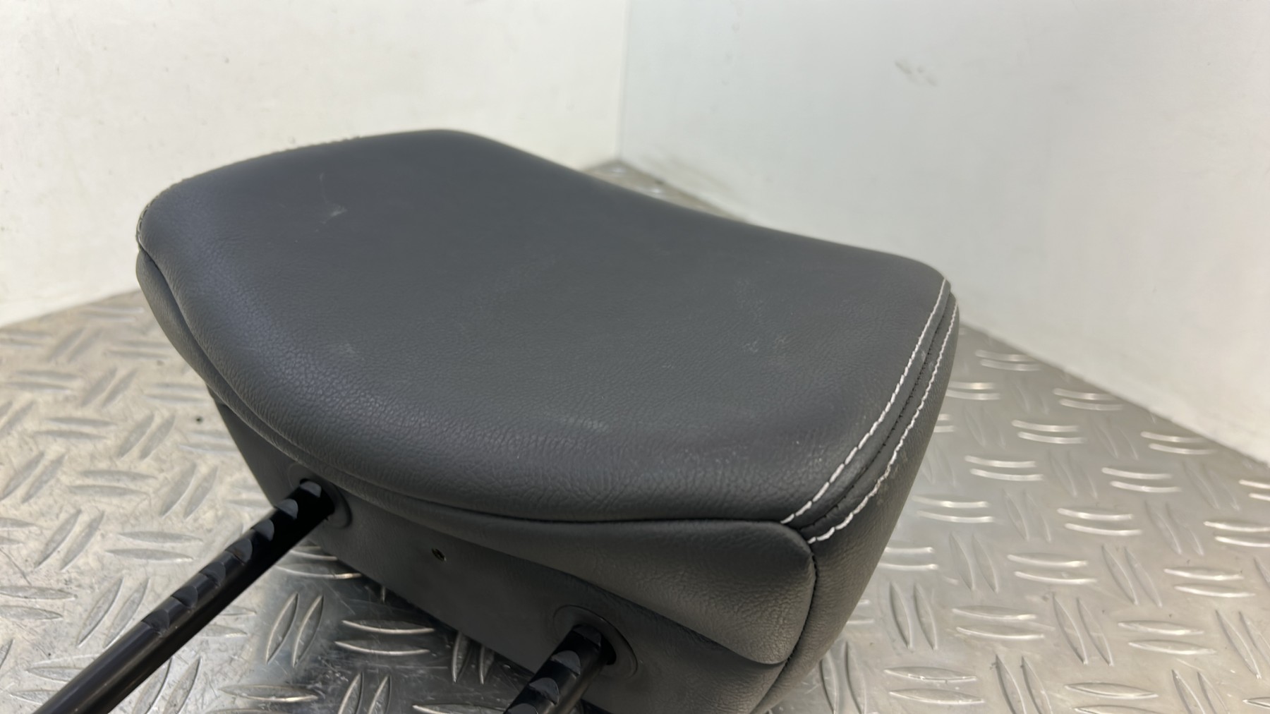 Appui tete avant RENAULT CLIO 3 PHASE 2 – 7701062945