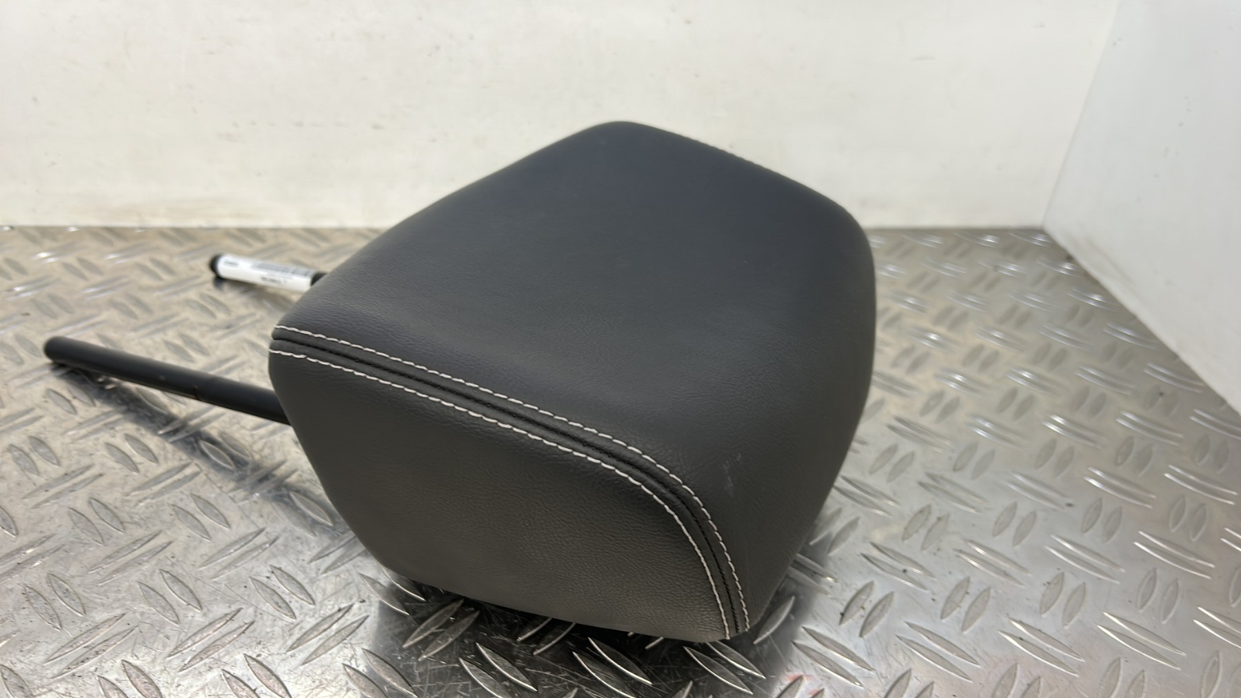 Appui tete avant RENAULT CLIO 3 PHASE 2 – 7701062945