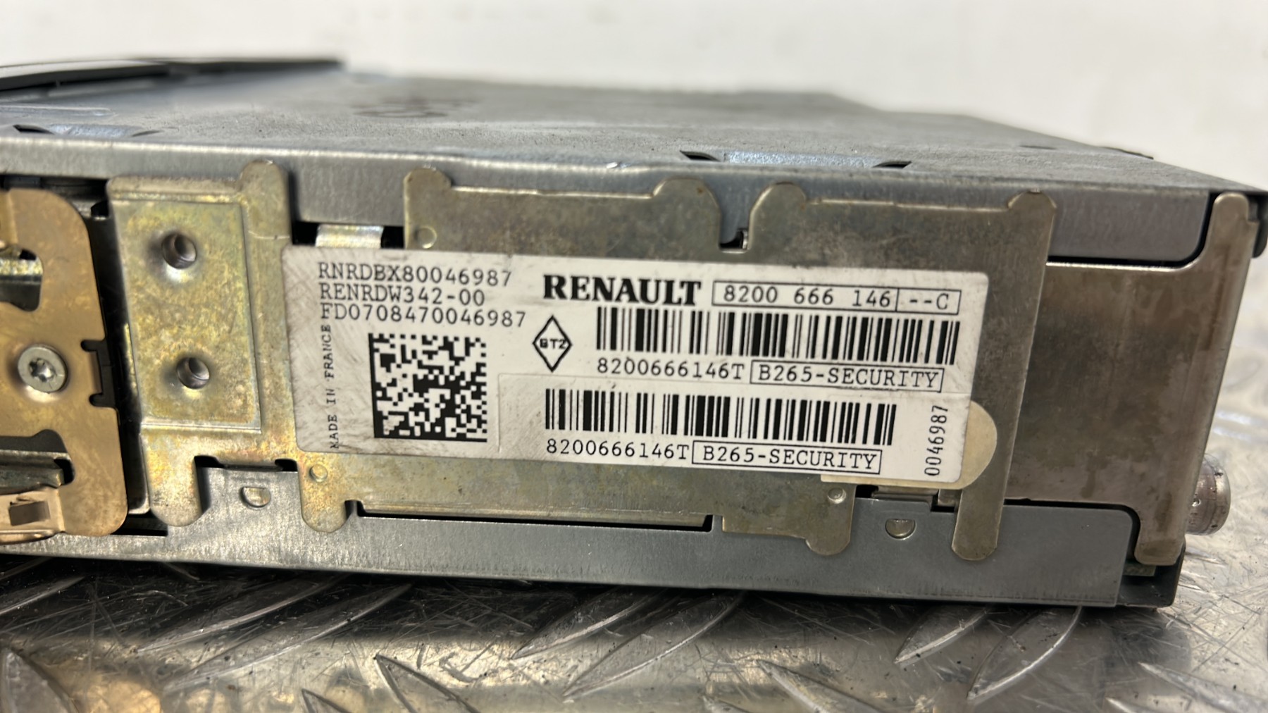 Autoradio d’origine RENAULT CLIO 3 PHASE 2 – 8200666146T