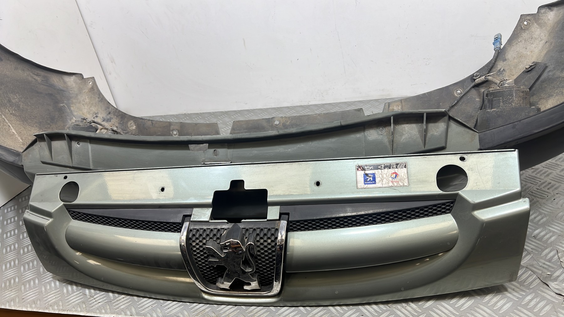 Pare choc avant PEUGEOT PARTNER 1 PHASE 2 – 9643802277