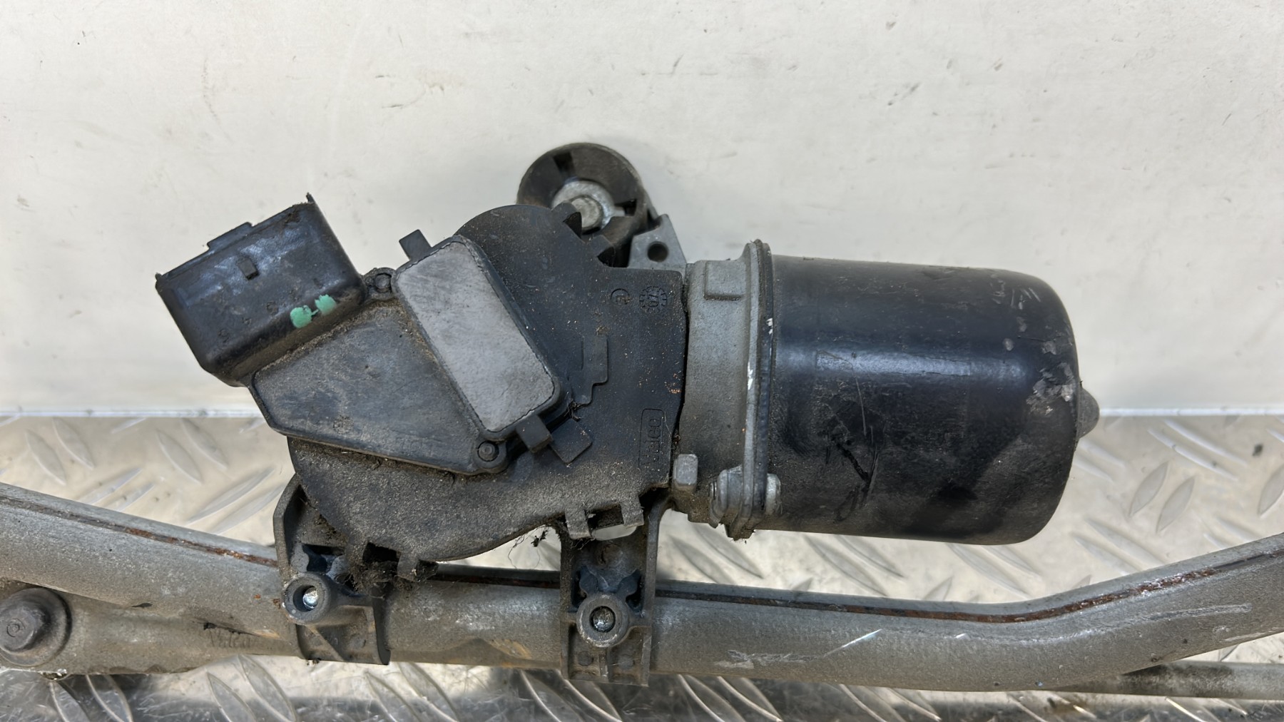 Moteur essuie glace avant CITROEN C3 1 PHASE 1 – 53630187