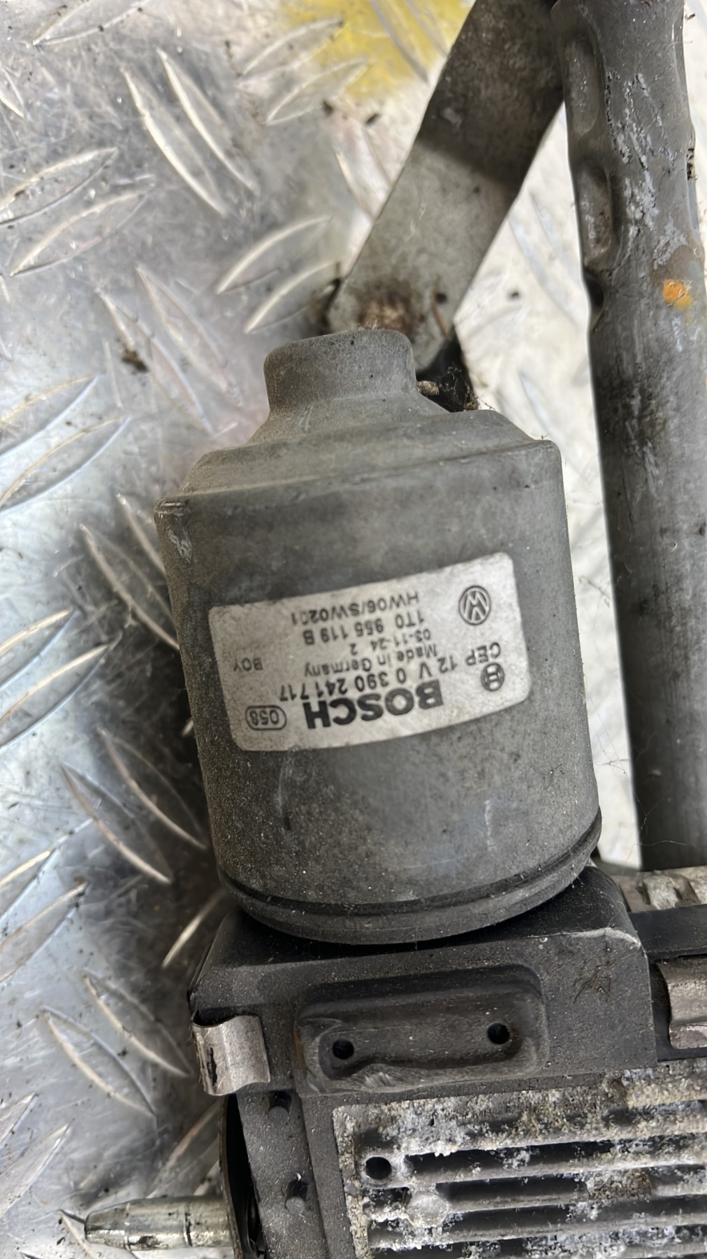 Moteur essuie glace avant gauche VOLKSWAGEN TOURAN 1 PHASE 1 – 1T0955023D