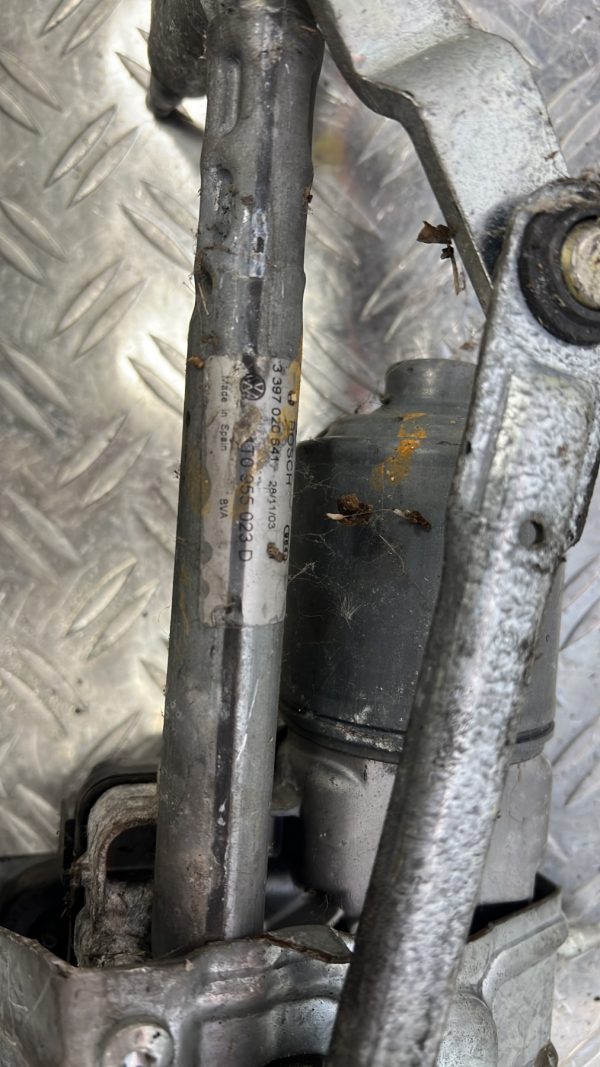 Moteur essuie glace avant gauche VOLKSWAGEN TOURAN 1 PHASE 1 – 1T0955023D