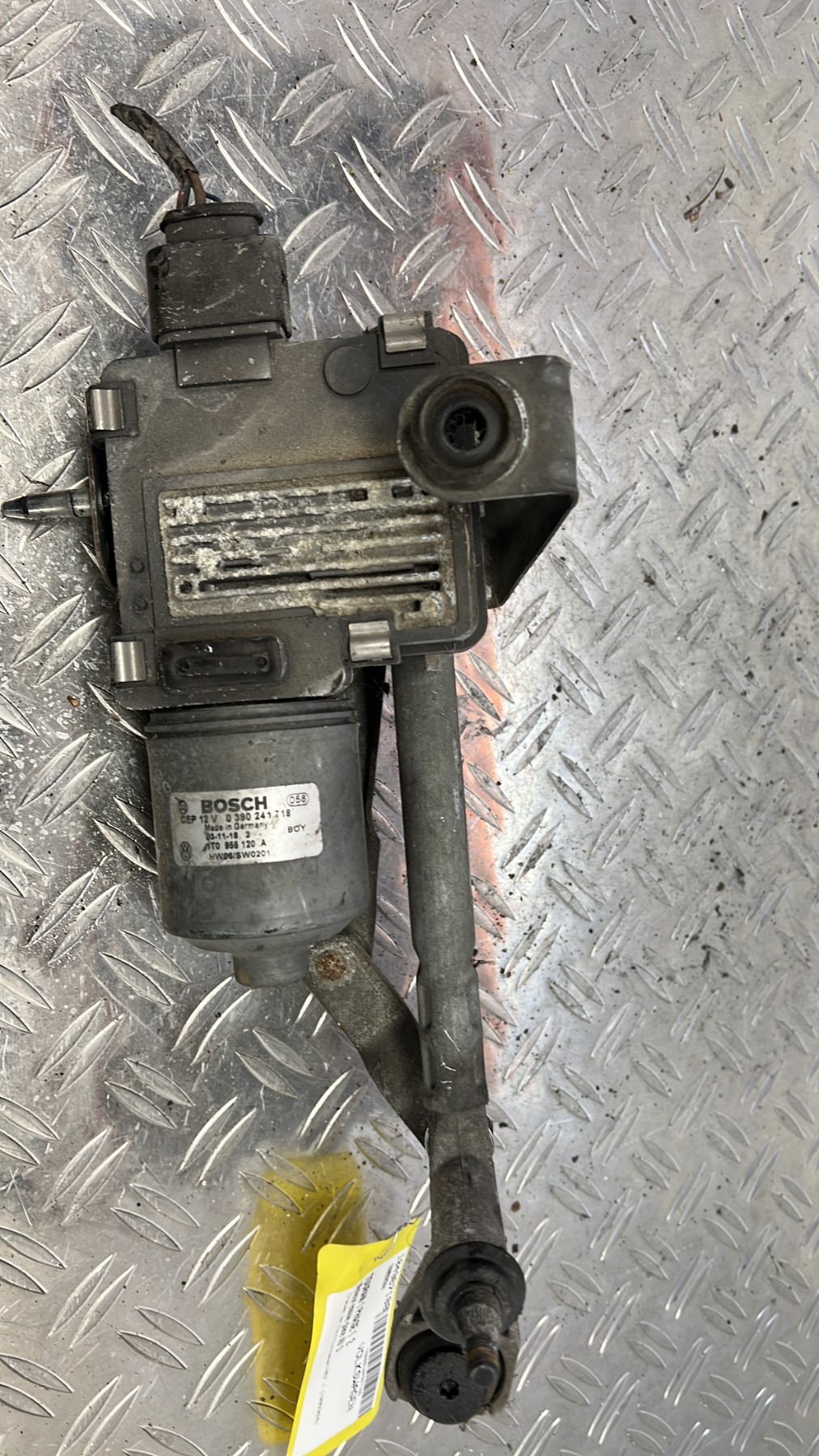 Moteur essuie glace avant droit VOLKSWAGEN TOURAN 1 PHASE 1 – 1T0955024C